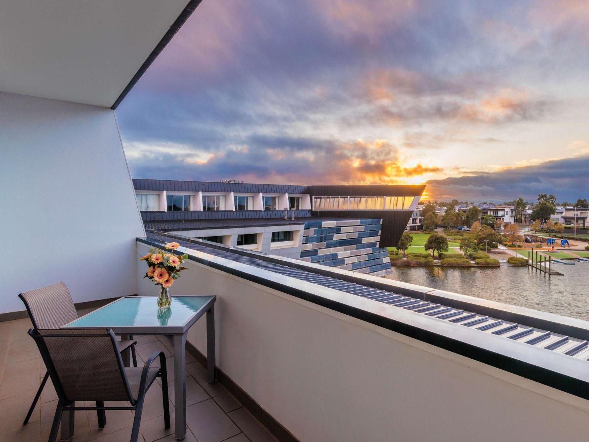 Mercure Melbourne Caroline Springs Exterior foto